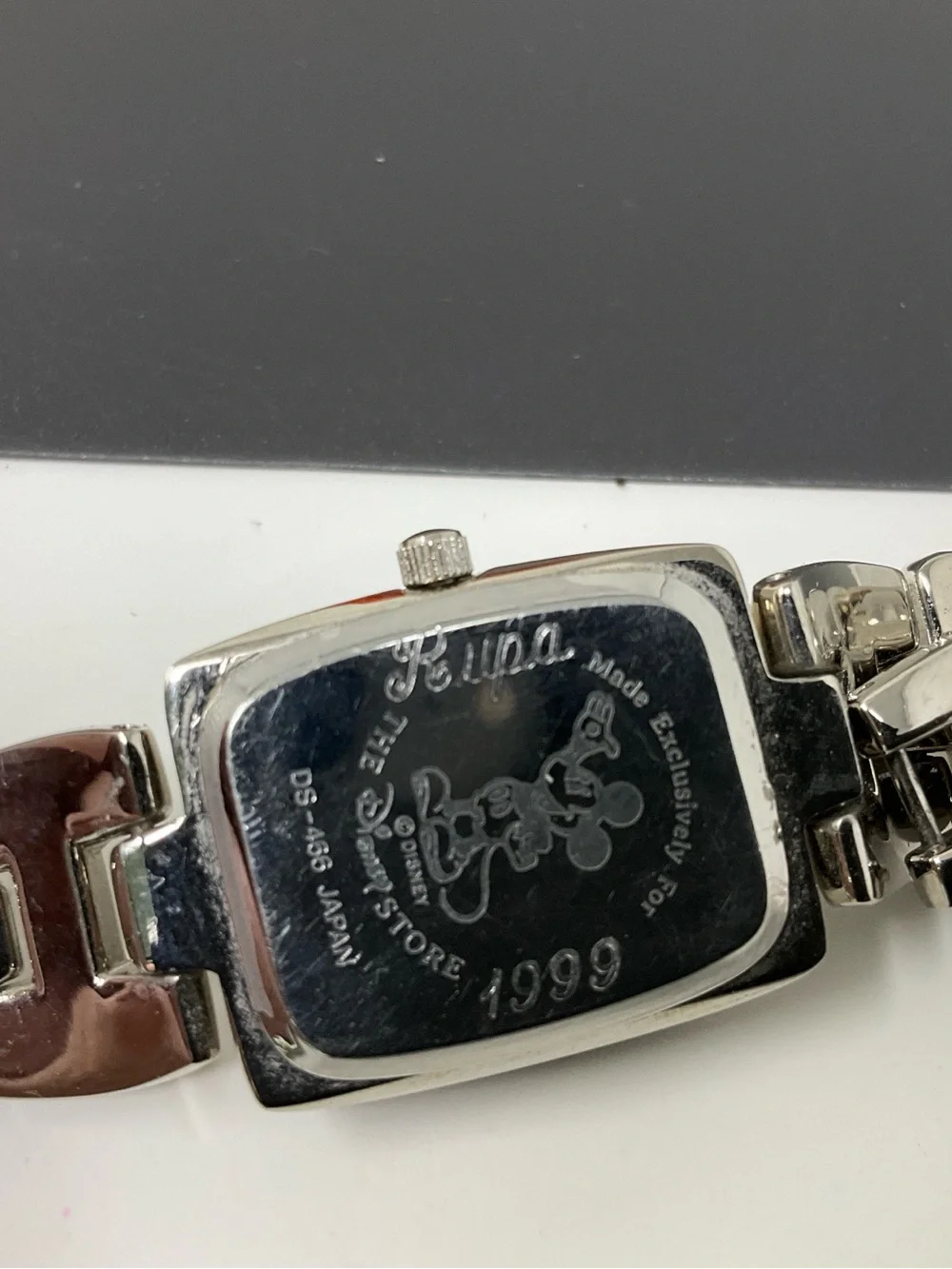 Disney Mickey Mouse Black Dial Ladies Watch Disney Store new battery